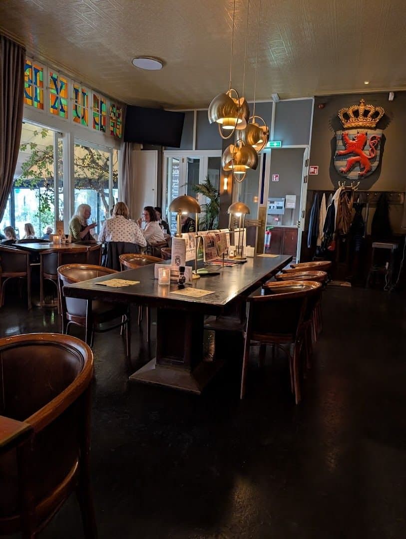 קפה לוקסמבורג - Café Luxembourg