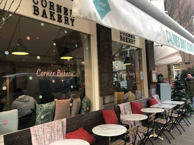 קורנר בייקרי - Corner Bakery
