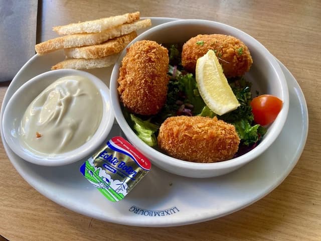 קפה לוקסמבורג - Café Luxembourg